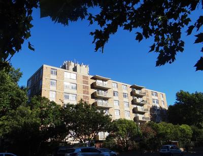 Apartment / Flat For Sale in Newlands, Cape Town